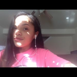 Meet your Posher, Valeria